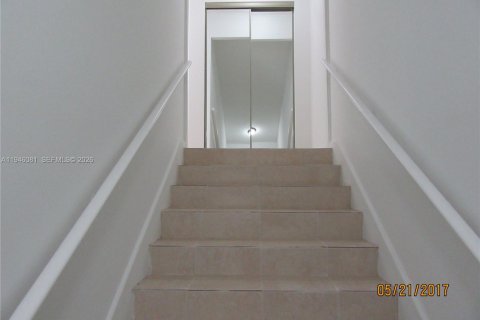 Copropriété à louer à Homestead, Floride: 2 chambres, 96.62 m2 № 2002430 - photo 3