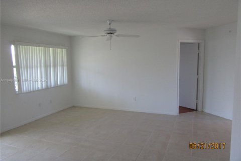 Copropriété à louer à Homestead, Floride: 2 chambres, 96.62 m2 № 2002430 - photo 7