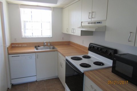 Copropriété à louer à Homestead, Floride: 2 chambres, 96.62 m2 № 2002430 - photo 10