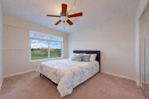 Condo in Pembroke Pines, Florida, 2 bedrooms № 2054526 - photo 17