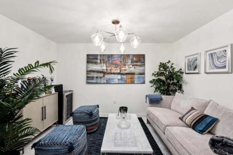 Copropriété à vendre à Miami, Floride: 2 chambres, 123.93 m2 № 1710051 - photo 13