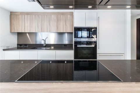 Copropriété à vendre à Miami, Floride: 2 chambres, 123.93 m2 № 1710051 - photo 17