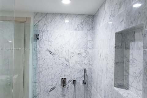 Copropriété à vendre à Miami, Floride: 2 chambres, 123.93 m2 № 1710051 - photo 30