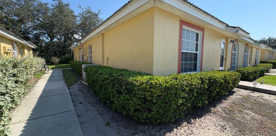 Casa en Poinciana, Florida 2 dormitorios, 72.84 m2 № 1872937
