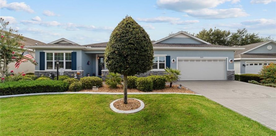 House in Ocala, Florida 2 bedrooms, 214.7 sq.m. № 1833356