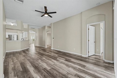 Casa en venta en Tampa, Florida, 4 dormitorios, 198.72 m2 № 2388749 - foto 3