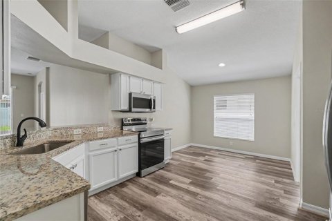 Casa en venta en Tampa, Florida, 4 dormitorios, 198.72 m2 № 2388749 - foto 4