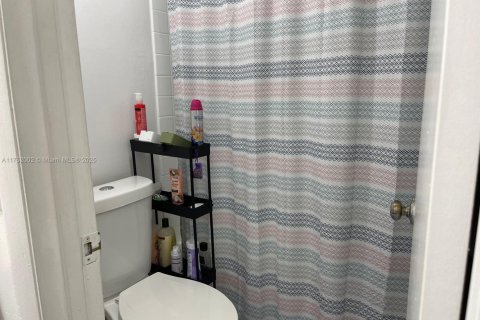 Condo in Cutler Bay, Florida, 1 bedroom № 1962948 - photo 11