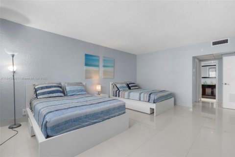 Condo in Hollywood, Florida, 2 bedrooms  № 1842441 - photo 20