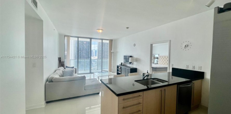 Condominio en Miami, Florida, 2 dormitorios № 1985431