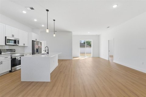 House in Ocala, Florida 4 bedrooms, 167.13 sq.m. № 2097084 - photo 6