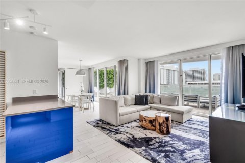 Condo in Fort Lauderdale, Florida, 2 bedrooms № 2406199 - photo 4