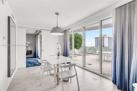 Condo in Fort Lauderdale, Florida, 2 bedrooms № 2406199 - photo 11