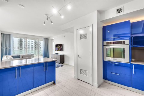 Condo in Fort Lauderdale, Florida, 2 bedrooms № 2406199 - photo 7
