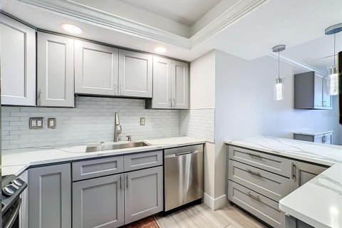 Copropriété à vendre à Sarasota, Floride: 2 chambres, 114.46 m2 № 2386609 - photo 13