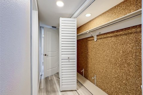 Copropriété à vendre à Sarasota, Floride: 2 chambres, 114.46 m2 № 2386609 - photo 24