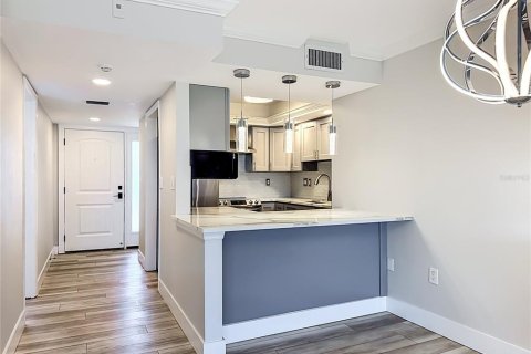 Copropriété à vendre à Sarasota, Floride: 2 chambres, 114.46 m2 № 2386609 - photo 17