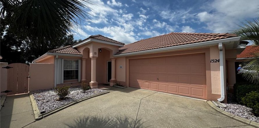 Villa ou maison à Lady Lake, Floride 2 chambres, 111.39 m2 № 2100045