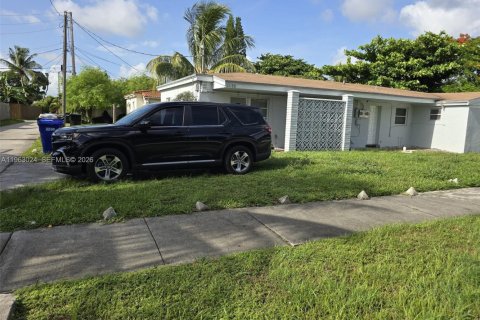 Villa ou maison à louer à North Miami Beach, Floride: 2 chambres, 135.17 m2 № 2023861 - photo 9