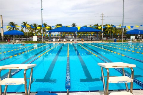 Villa ou maison à louer à North Miami Beach, Floride: 2 chambres, 135.17 m2 № 2023861 - photo 4