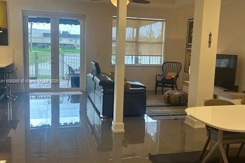 Touwnhouse à louer à Miami, Floride: 4 chambres, 194.72 m2 № 1938782 - photo 28