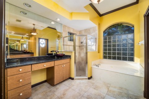 House in Port St. Lucie, Florida 3 bedrooms, 214.23 sq.m. № 2422212 - photo 17
