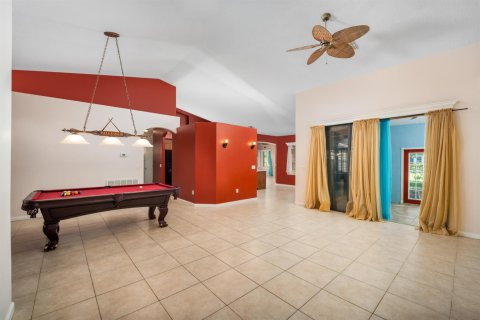House in Port St. Lucie, Florida 3 bedrooms, 214.23 sq.m. № 2422212 - photo 6