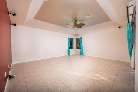 House in Port St. Lucie, Florida 3 bedrooms, 214.23 sq.m. № 2422212 - photo 12