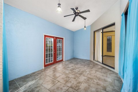 House in Port St. Lucie, Florida 3 bedrooms, 214.23 sq.m. № 2422212 - photo 14