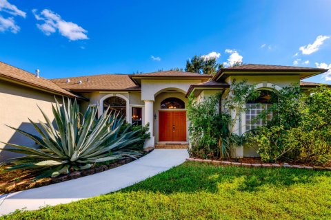 House in Port St. Lucie, Florida 3 bedrooms, 214.23 sq.m. № 2422212