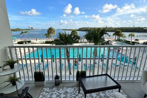 Condo in Sunny Isles Beach, Florida, 2 bedrooms  № 1806255 - photo 20