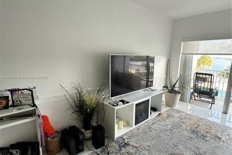 Condo in Sunny Isles Beach, Florida, 2 bedrooms  № 1806255 - photo 24