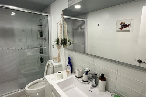 Condo in Sunny Isles Beach, Florida, 2 bedrooms  № 1806255 - photo 5