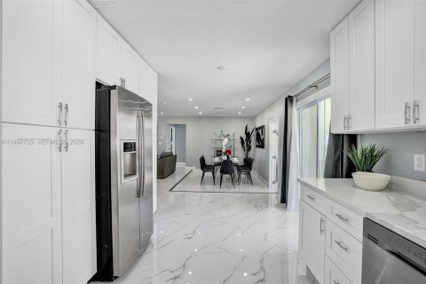 Casa en venta en Deerfield Beach, Florida, 4 dormitorios, 179.67 m2 № 2011668 - foto 16