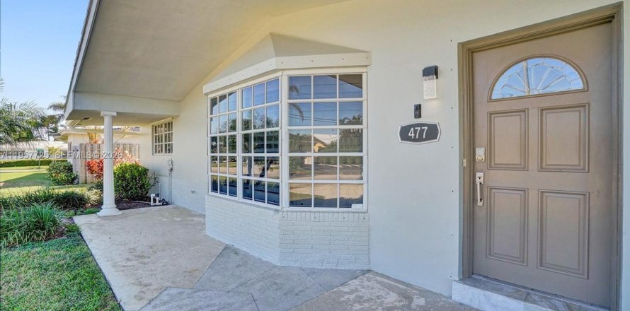 Casa en Deerfield Beach, Florida 4 dormitorios, 179.67 m2 № 2011668