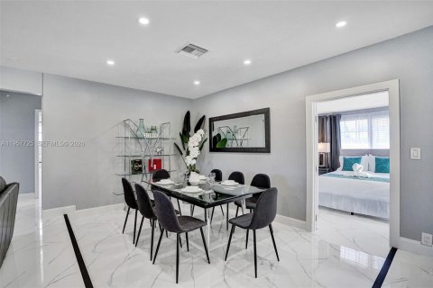 Casa en venta en Deerfield Beach, Florida, 4 dormitorios, 179.67 m2 № 2011668 - foto 8