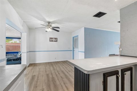 House in Clearwater, Florida 2 bedrooms, 127.37 sq.m. № 2094530 - photo 11