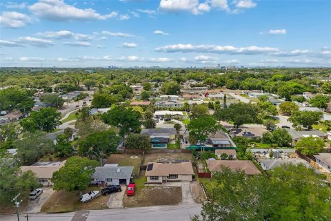 House in Clearwater, Florida 2 bedrooms, 127.37 sq.m. № 2094530 - photo 29