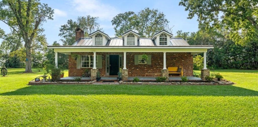 House in Wellborn, Florida 3 bedrooms, 183.67 sq.m. № 2410008