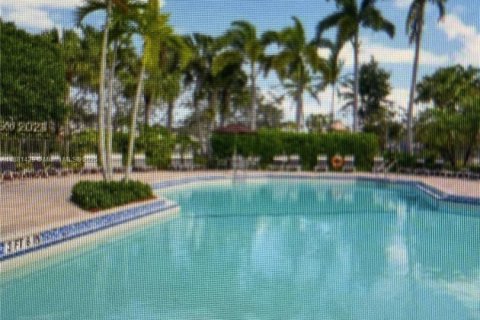 Купить виллу или дом в Мирамар, Флорида 5 спален, 244.98м2, № 1925098 - фото 28