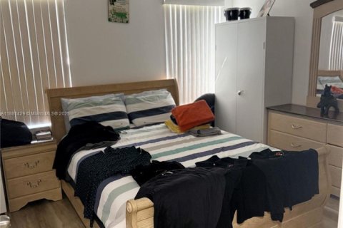 Купить виллу или дом в Мирамар, Флорида 5 спален, 244.98м2, № 1925098 - фото 8