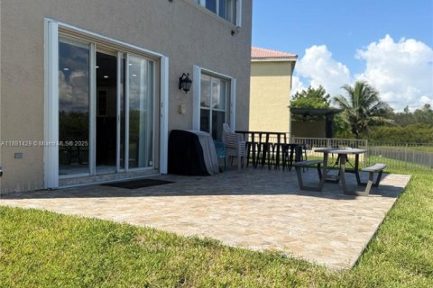 Купить виллу или дом в Мирамар, Флорида 5 спален, 244.98м2, № 1925098 - фото 25