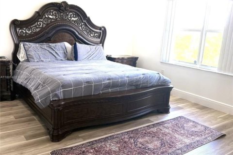 Купить виллу или дом в Мирамар, Флорида 5 спален, 244.98м2, № 1925098 - фото 11