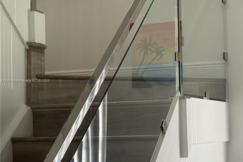 Купить виллу или дом в Мирамар, Флорида 5 спален, 244.98м2, № 1925098 - фото 6