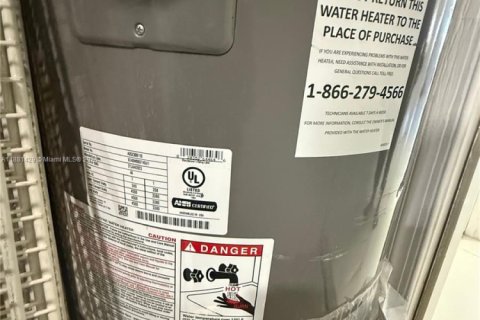 Купить виллу или дом в Мирамар, Флорида 5 спален, 244.98м2, № 1925098 - фото 19