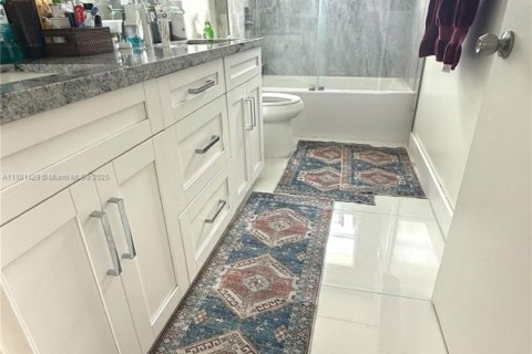 Купить виллу или дом в Мирамар, Флорида 5 спален, 244.98м2, № 1925098 - фото 16