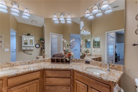 House in Spring Hill, Florida 3 bedrooms, 160.54 sq.m. № 1853663 - photo 26