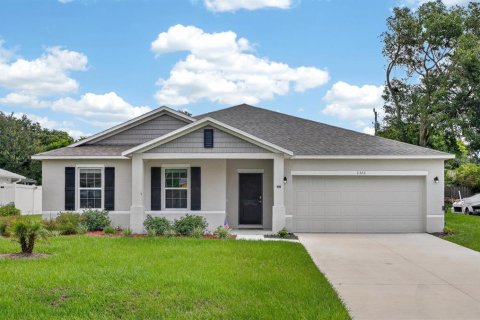 House in Edgewater, Florida 4 bedrooms, 174.47 sq.m. № 2195957