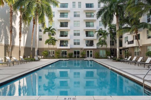 Condo in Fort Lauderdale, Florida, 1 bedroom  № 914397 - photo 1