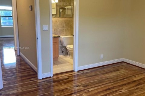 Copropriété à louer à Coconut Creek, Floride: 2 chambres, 112.69 m2 № 1941076 - photo 15